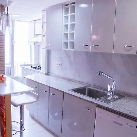 Bright And Spacious Flat At Malvarrosa דירה